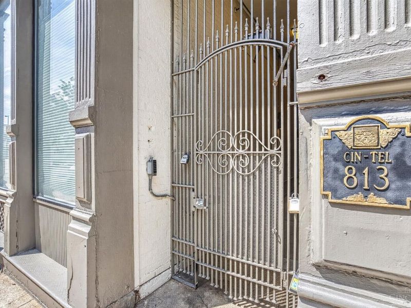 813 Broadway Street, Unit 302, Cincinnati, OH 45202 Photo 2