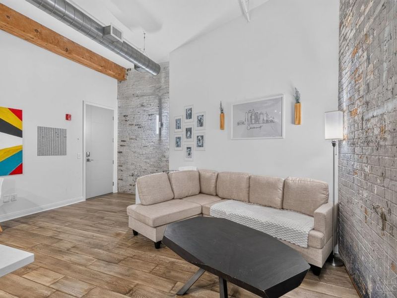 813 Broadway Street, Unit 302, Cincinnati, OH 45202 Photo 4