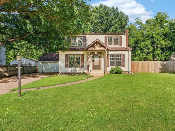 1700 Howard Street N, Maplewood, MN 55109