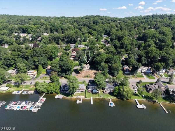 255 E Shore Trl, Sparta, NJ 07871