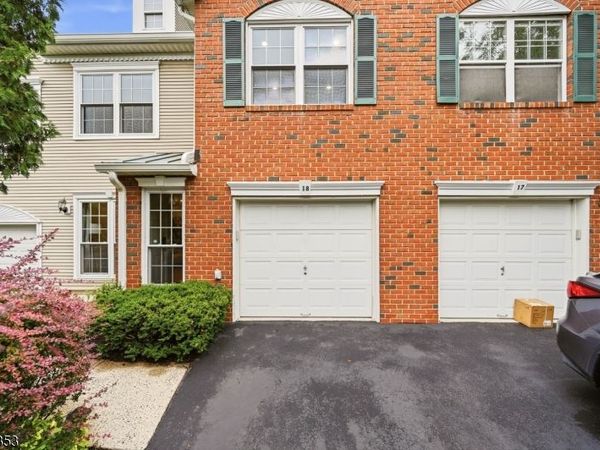18 Clark Ct, Bernards, NJ 07920