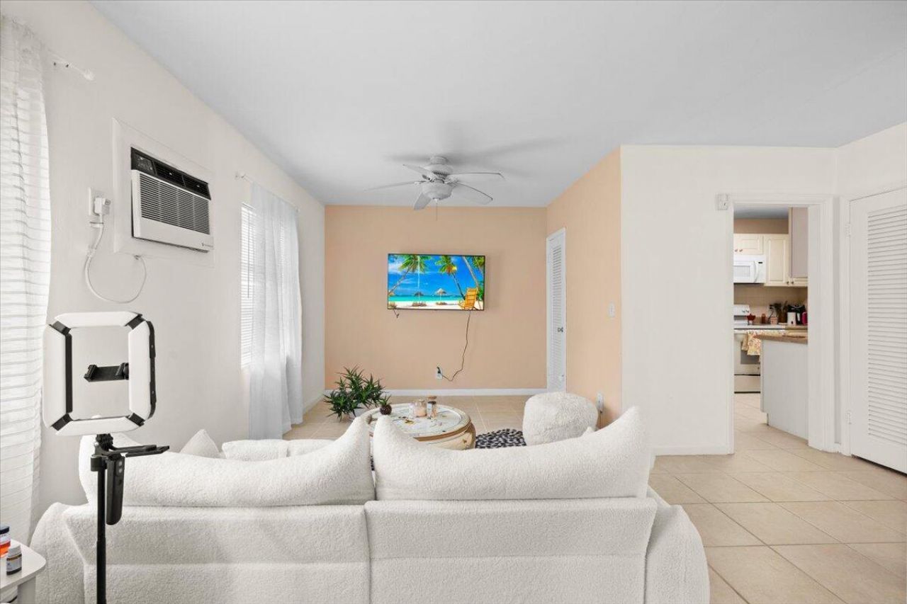 327 S Ocean Breeze, Unit 1, Lake Worth Beach, FL 33460 Photo