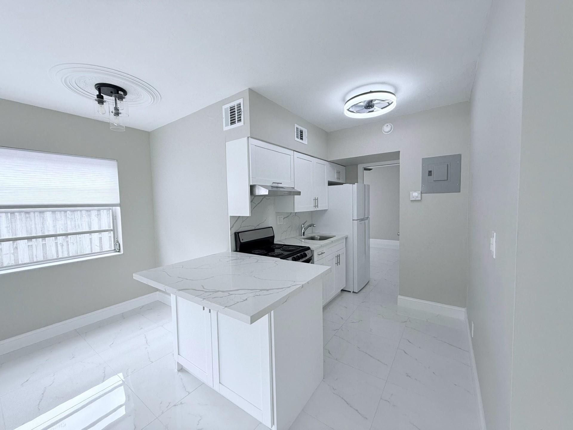 2725 Middle River Drive, Unit 7, Fort Lauderdale, FL 33306 Photo
