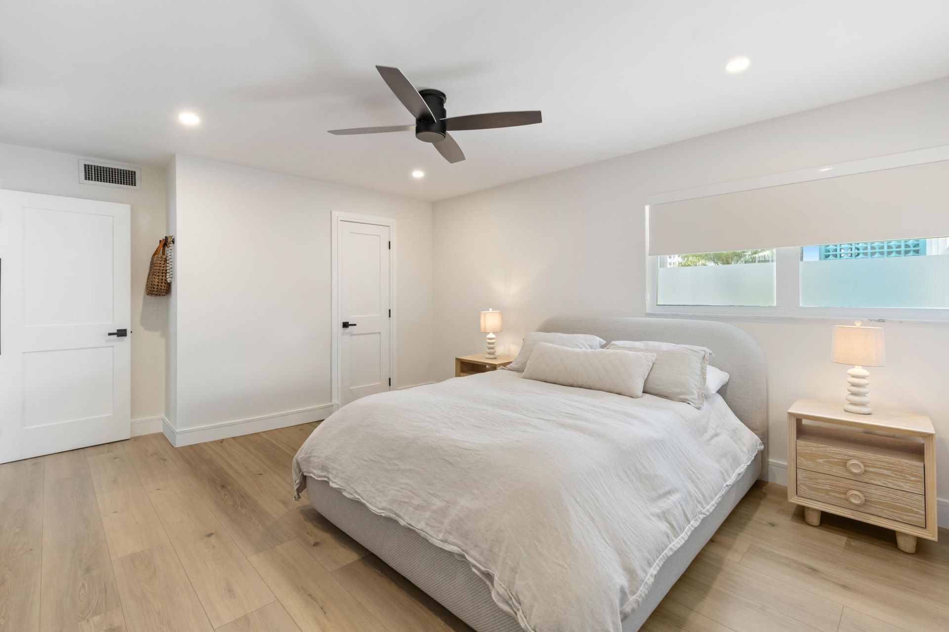 419 Golden Isles Drive, Unit 210, Hallandale Beach, FL 33009 Photo