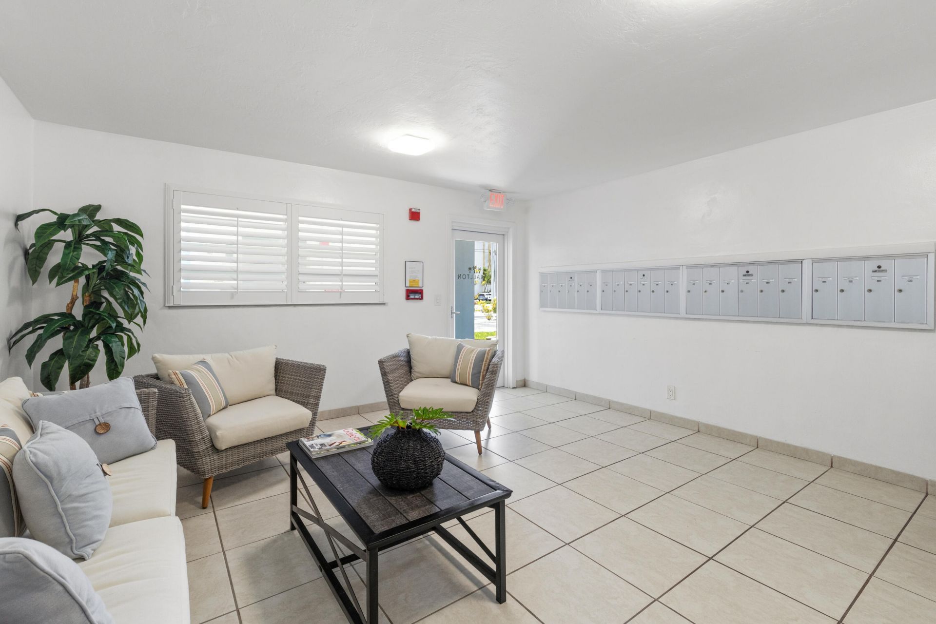 419 Golden Isles Drive, Unit 210, Hallandale Beach, FL 33009 Photo