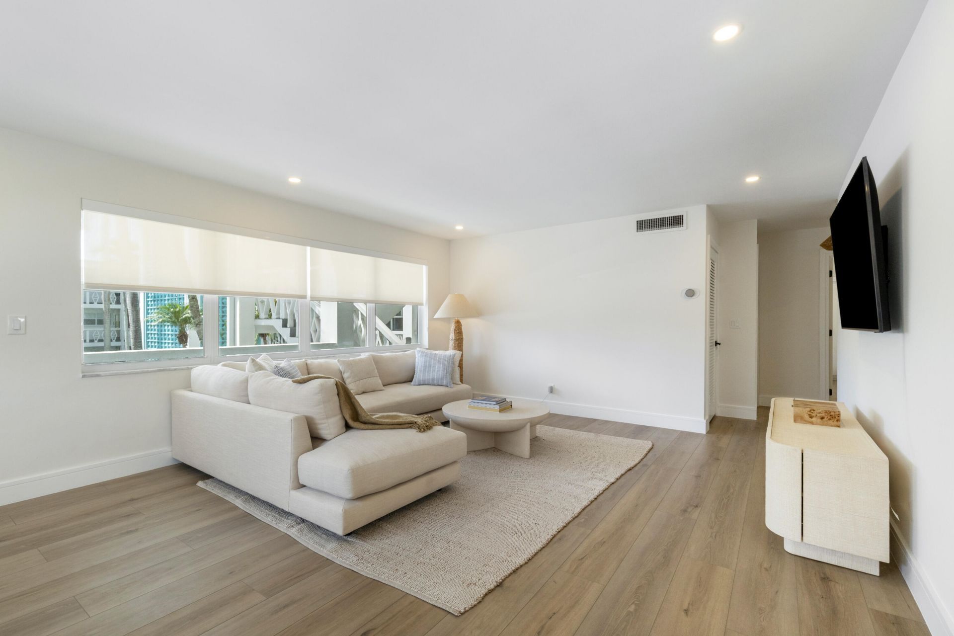 419 Golden Isles Drive, Unit 210, Hallandale Beach, FL 33009 Photo