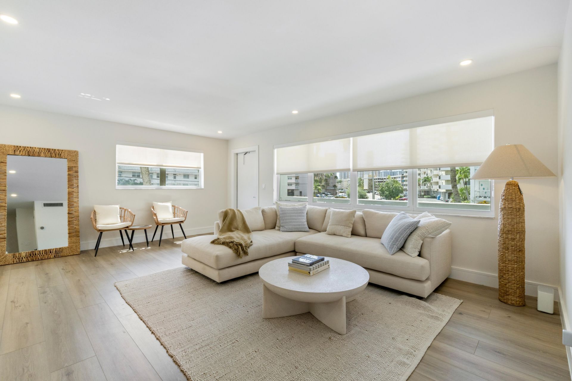 419 Golden Isles Drive, Unit 210, Hallandale Beach, FL 33009 Photo