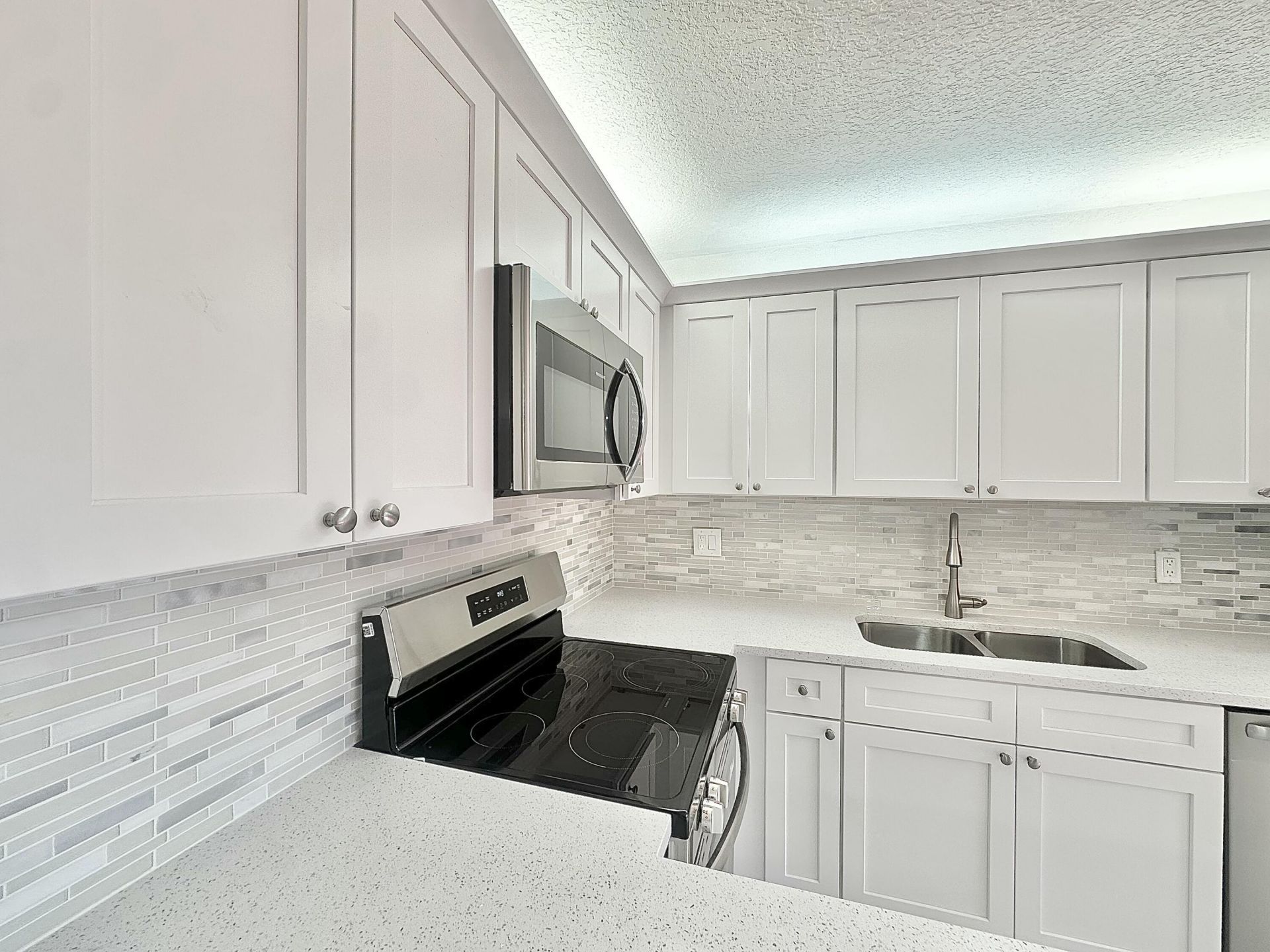 255 Lake Arbor Drive, Palm Springs, FL 33461 Photo