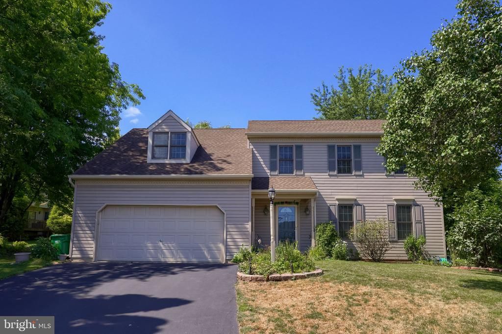 812 CYPRESS COURT, HUMMELSTOWN, PA 17036