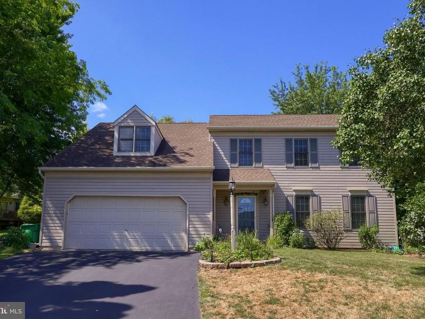 812 Cypress Court, Hummelstown, PA 17036 Main Photo