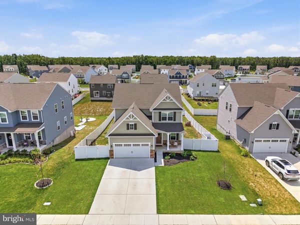 20 PRESLEY WAY, WILLIAMSTOWN, NJ 08094