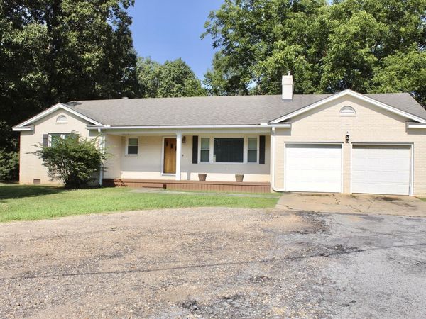1520 W North Street , Piggott, AR 72454