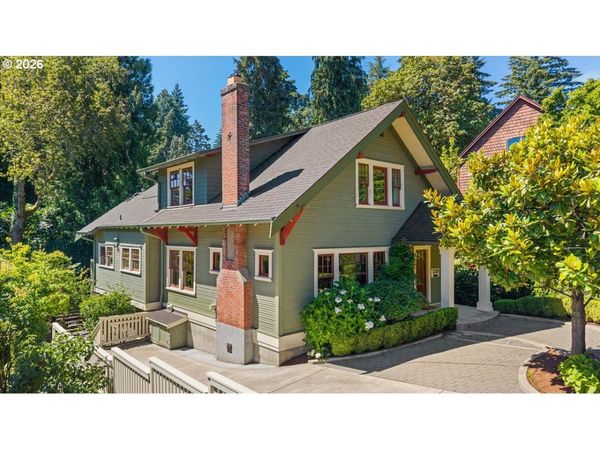 2328 SW BROADWAY DR, Portland, OR 97201