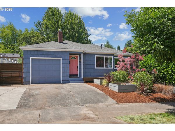 8567 N BURR AVE, Portland, OR 97203