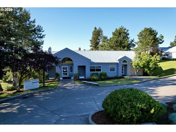1805 E 19TH ST, The Dalles, OR 97058
