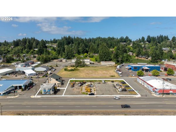 1685 N BAYSHORE DR, Coos Bay, OR 97420