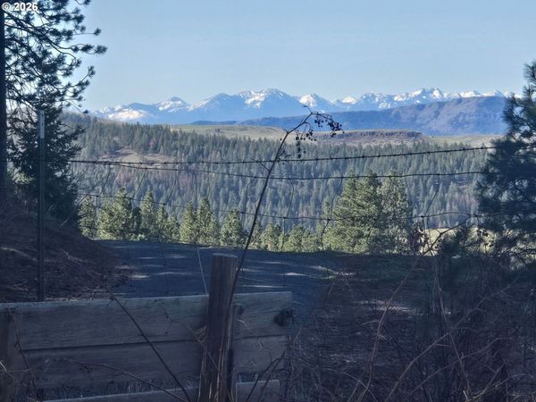 70286 HAEFER LN, Cove, OR 97824