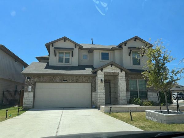 100 Petersburg ST , Leander, TX 78641