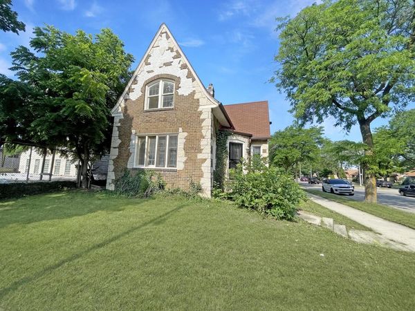 1501 W Capitol DRIVE, Milwaukee, WI 53206