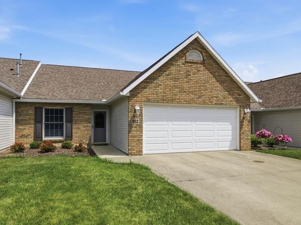 952 Oakbrook Dr, Ashland, OH 44805