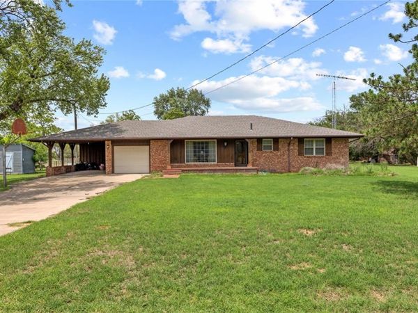 243379 E 830 Road, Fay, OK 73646