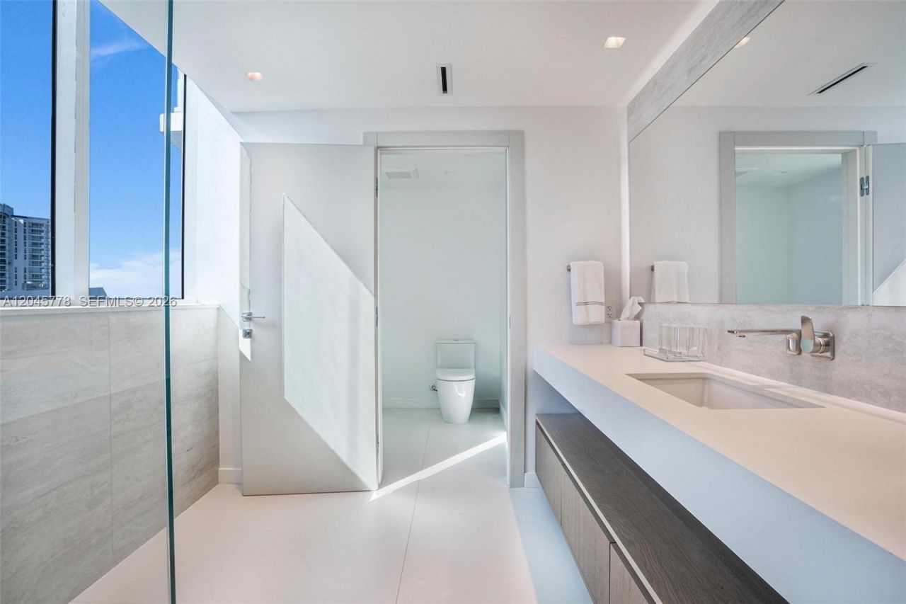 3801 Collins Ave, Unit 1503, Miami Beach, FL 33140 Photo