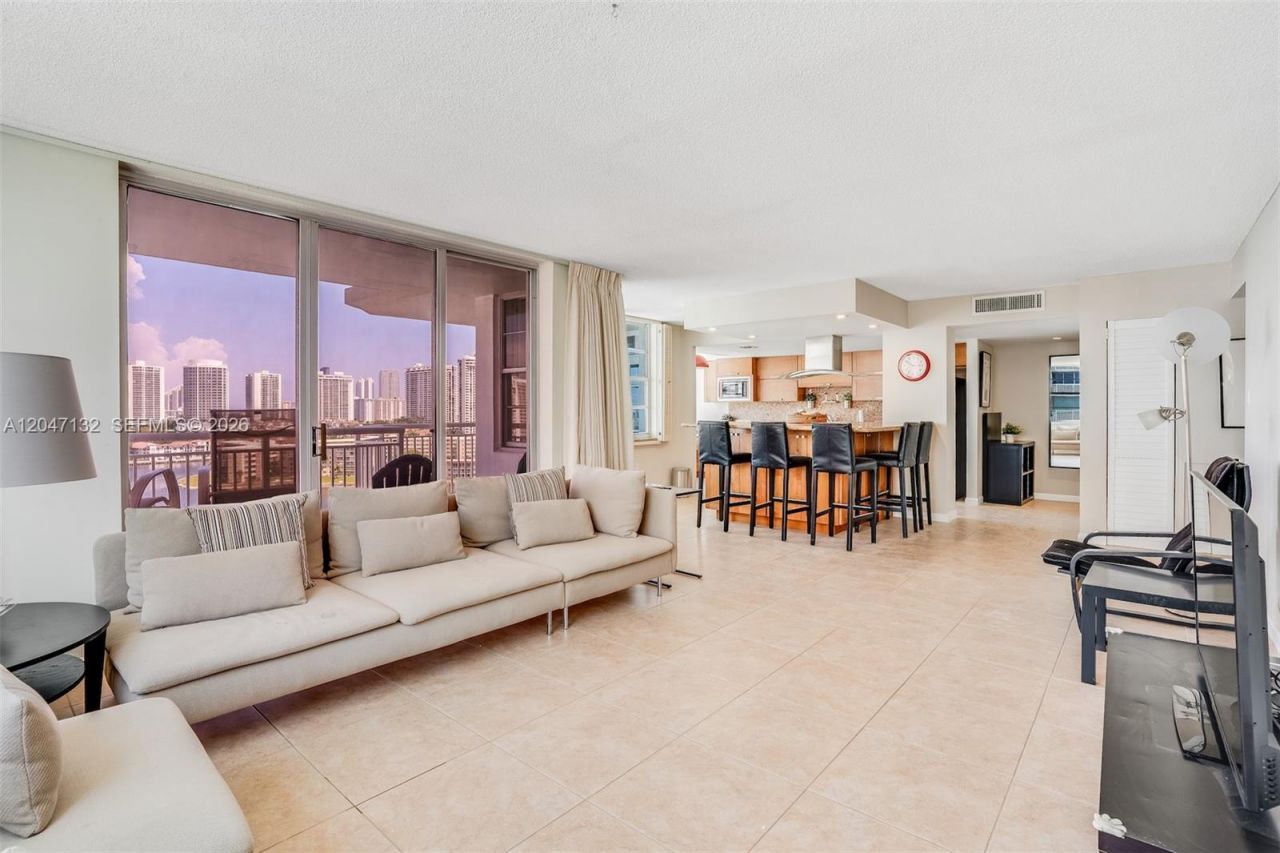 18041 Biscayne Blvd , Unit 1404, Aventura, FL 33160 Photo
