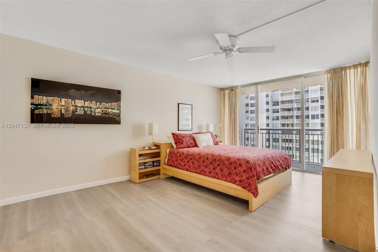 18041 Biscayne Blvd , Unit 1404, Aventura, FL 33160 Photo