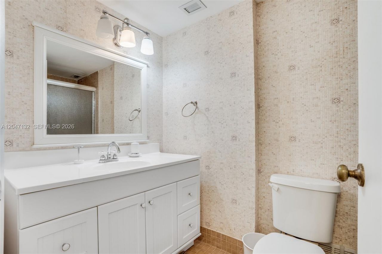 18041 Biscayne Blvd , Unit 1404, Aventura, FL 33160 Photo