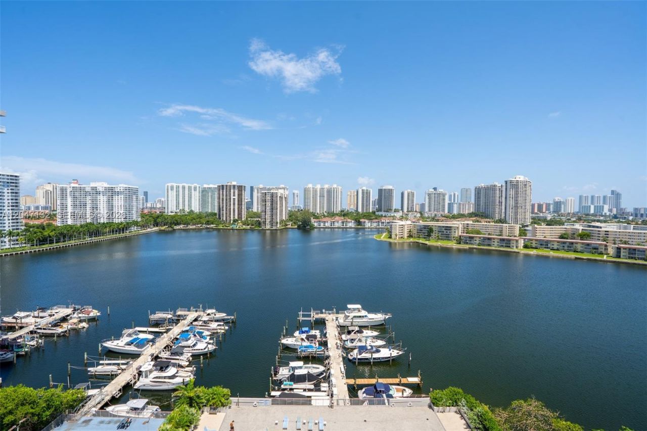 18041 Biscayne Blvd , Unit 1404, Aventura, FL 33160 Photo