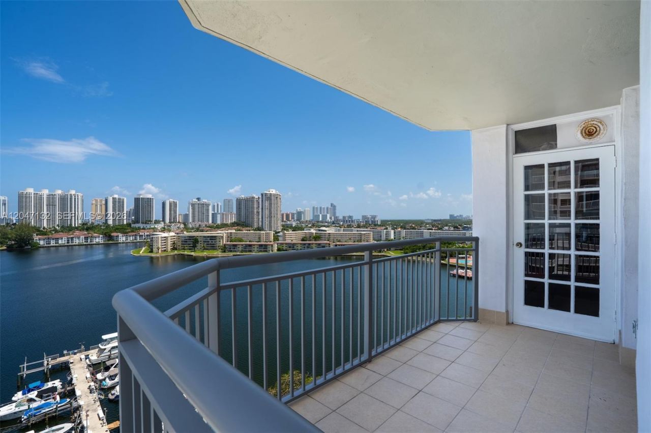 18041 Biscayne Blvd , Unit 1404, Aventura, FL 33160 Photo