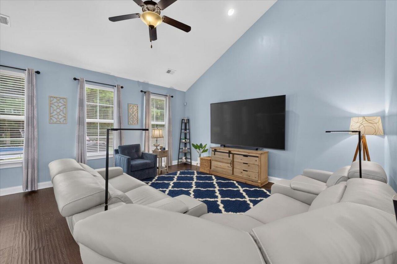 415 Spectrum Road Photo 14