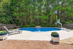 415 Spectrum Road photo 4