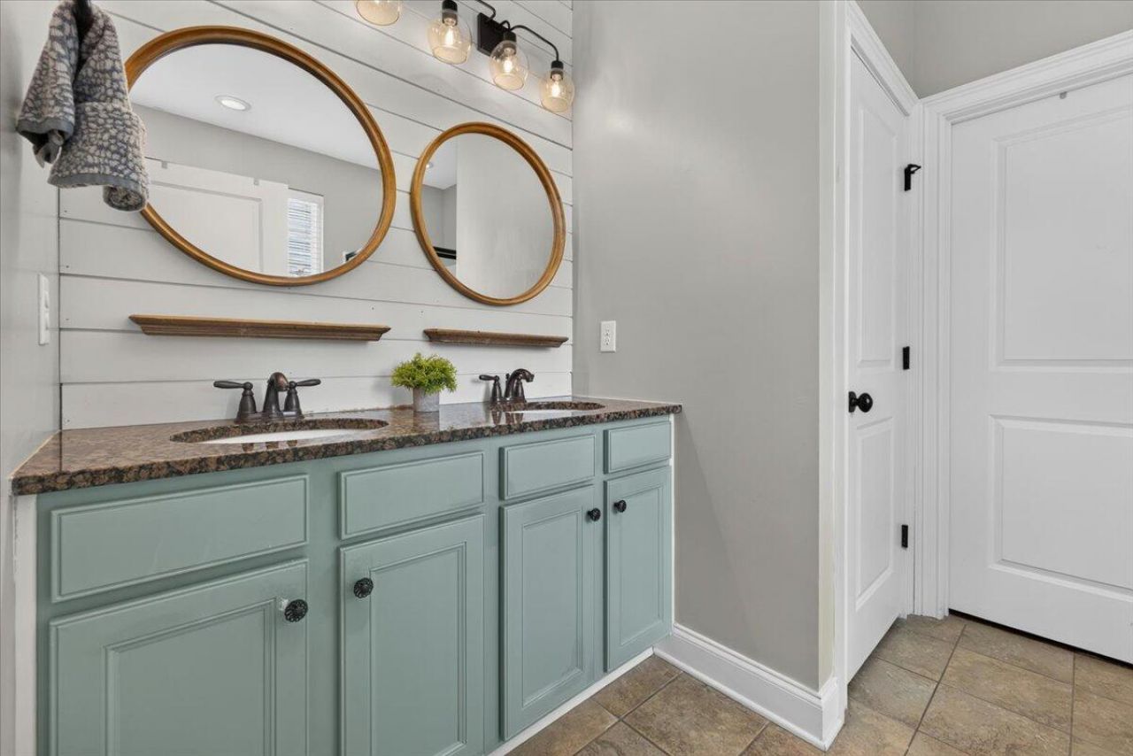 415 Spectrum Road Photo 22