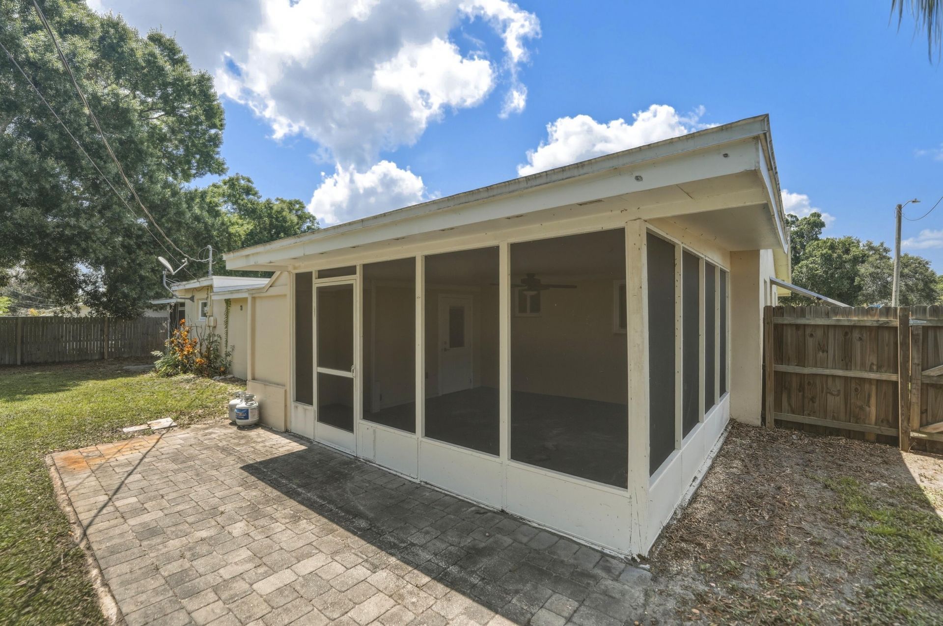 1956 SW 1st Place Sw, Vero Beach, FL 32962 Photo
