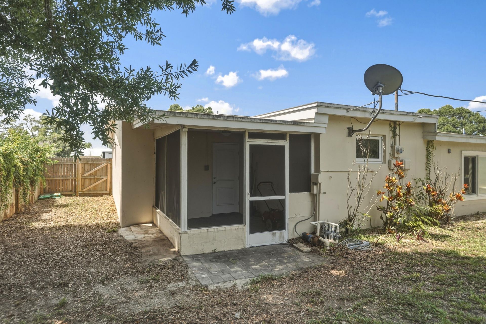 1956 SW 1st Place Sw, Vero Beach, FL 32962 Photo