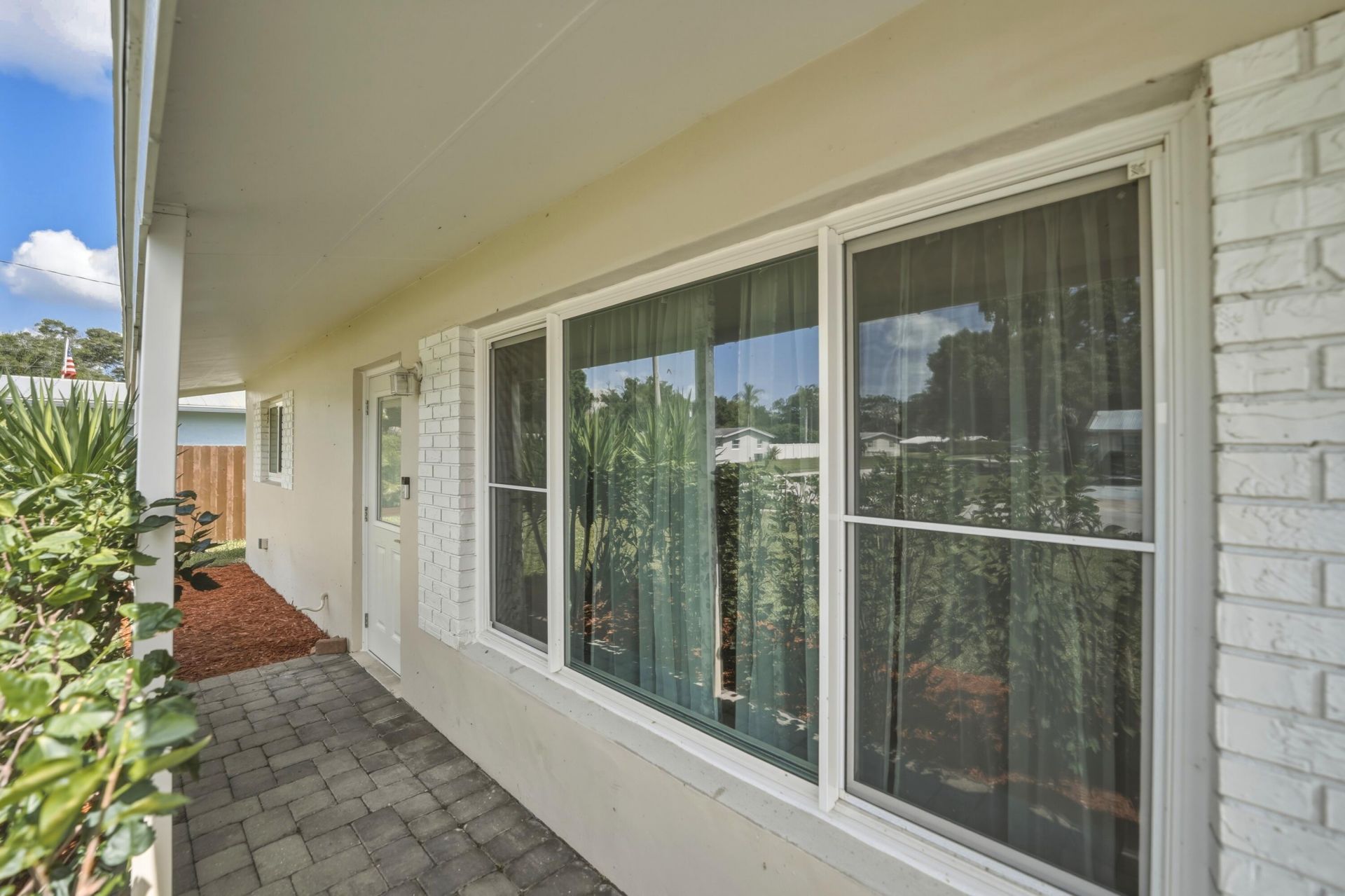 1956 SW 1st Place Sw, Vero Beach, FL 32962 Photo