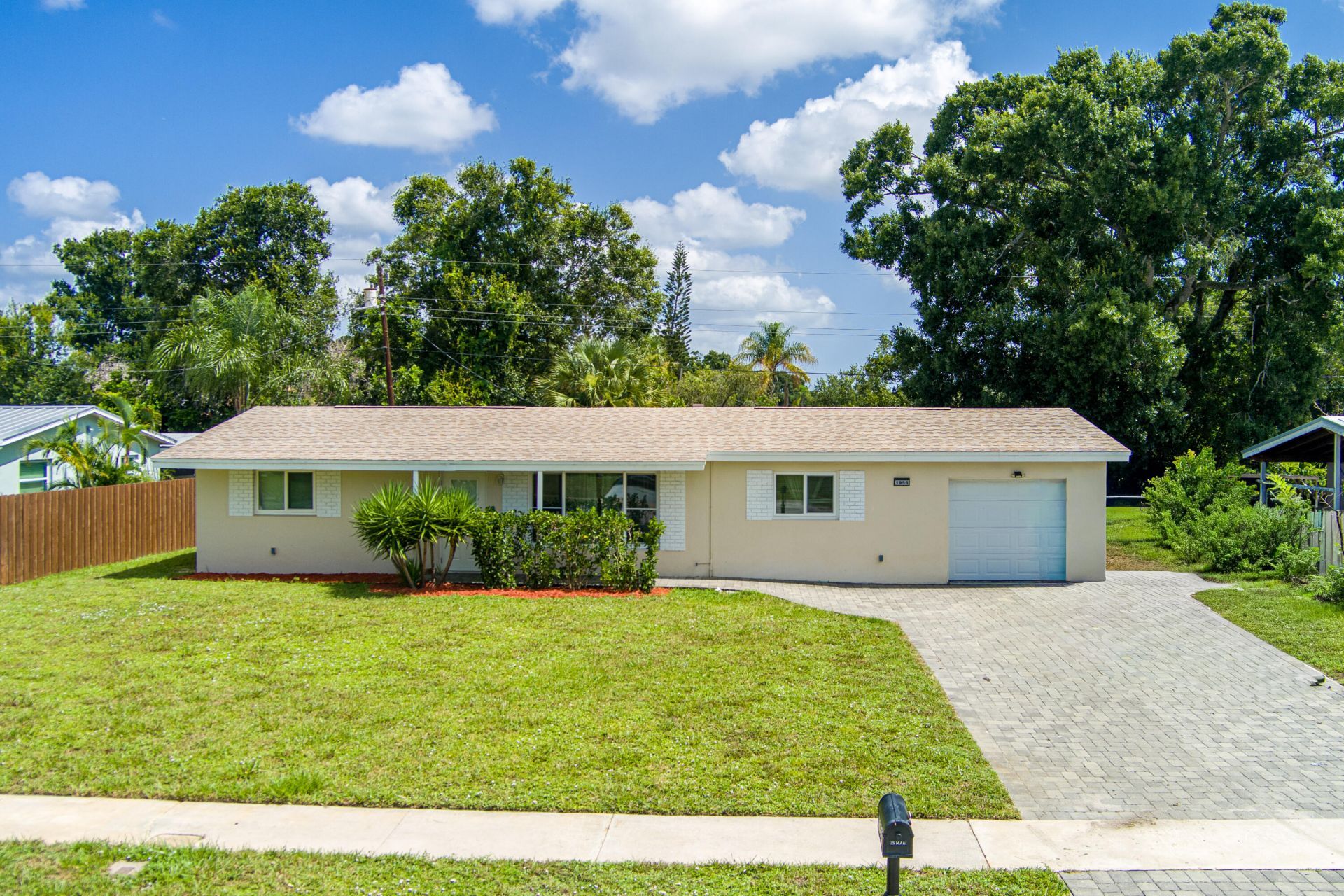 1956 SW 1st Place Sw, Vero Beach, FL 32962 Photo