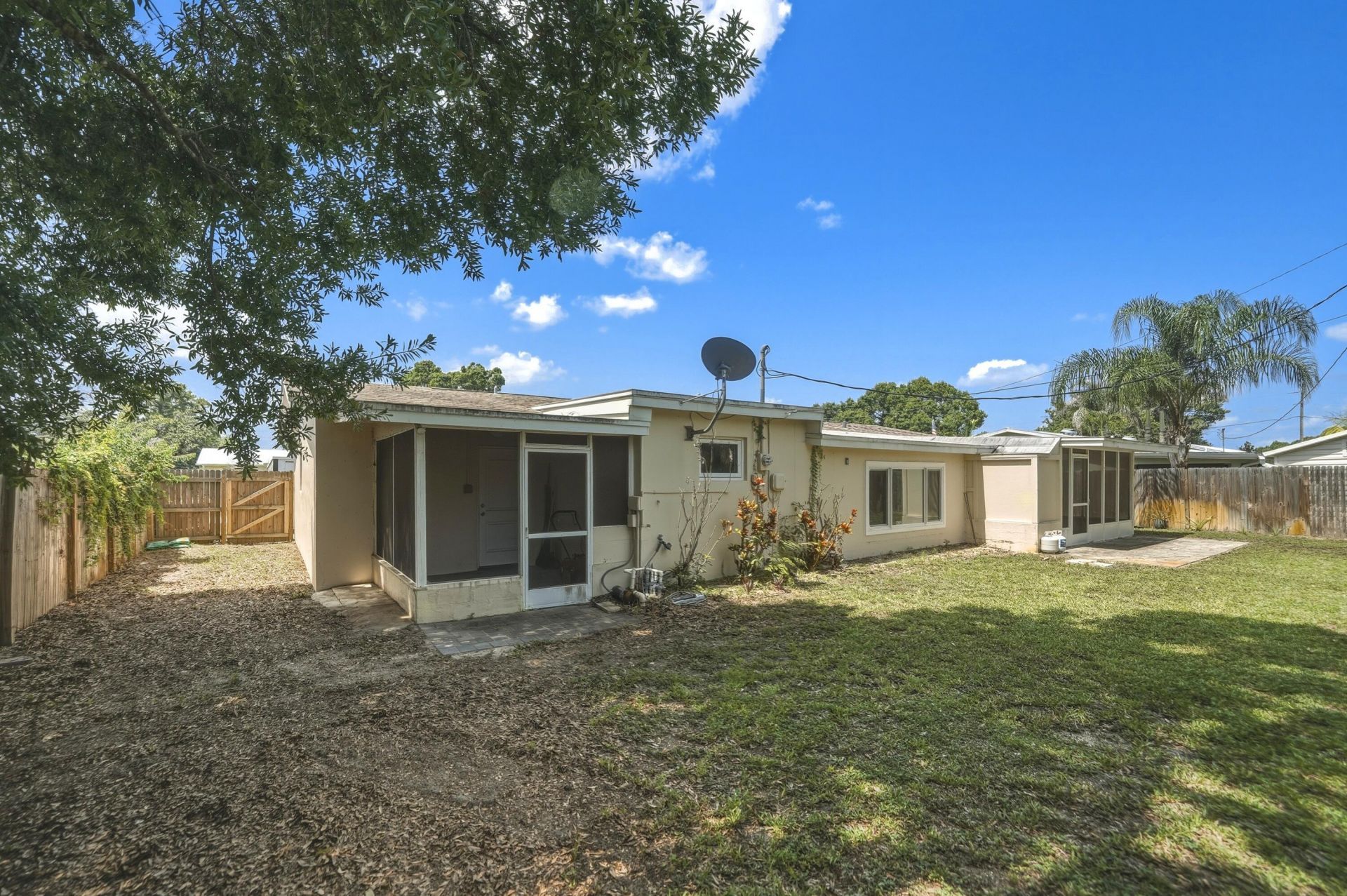 1956 SW 1st Place Sw, Vero Beach, FL 32962 Photo
