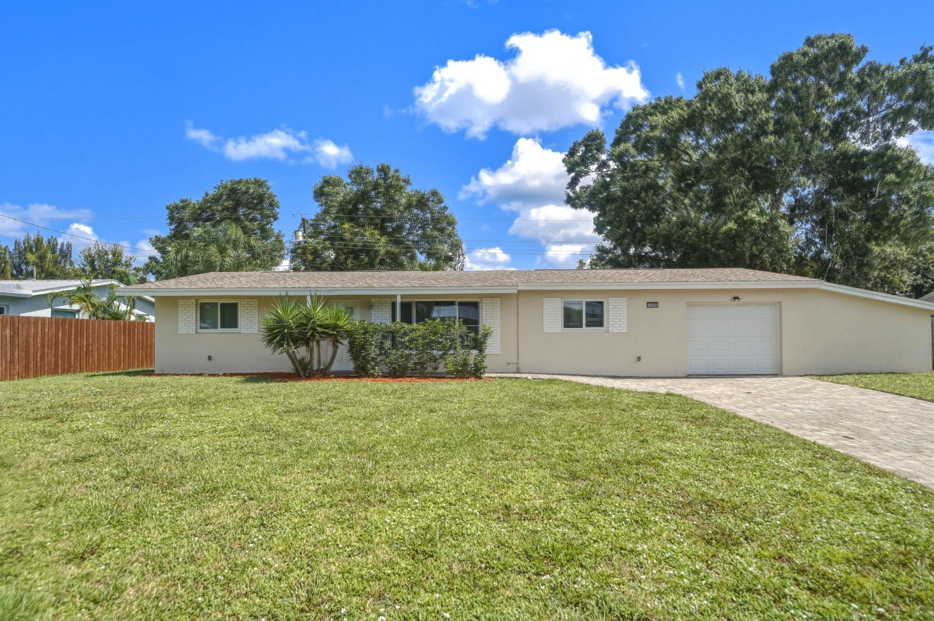 1956 SW 1st Place Sw, Vero Beach, FL 32962 Photo