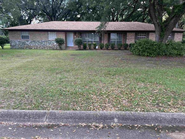 5992 Moss Ln, Pensacola, FL 32505