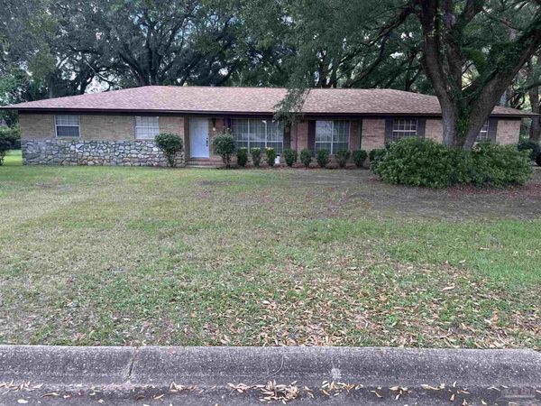 5992 Moss Ln, Pensacola, FL 32505