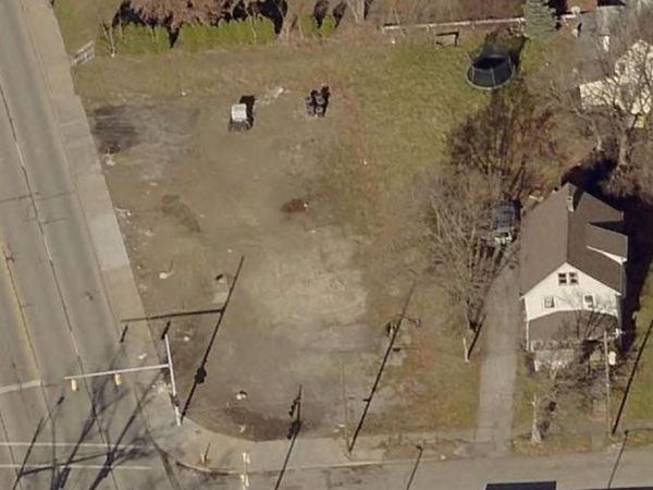 131 S State Street , Girard, OH 44420