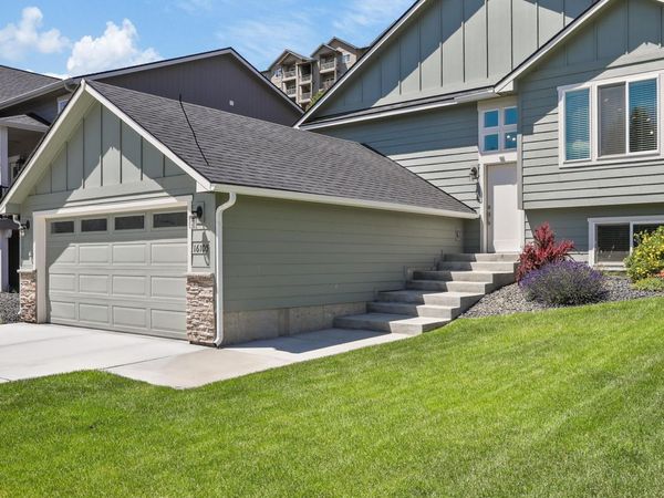16105 N Gleneden Dr, Spokane, WA 99208