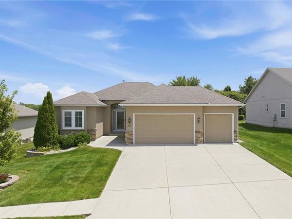 311 Crestview Court, Raymore, MO 64083