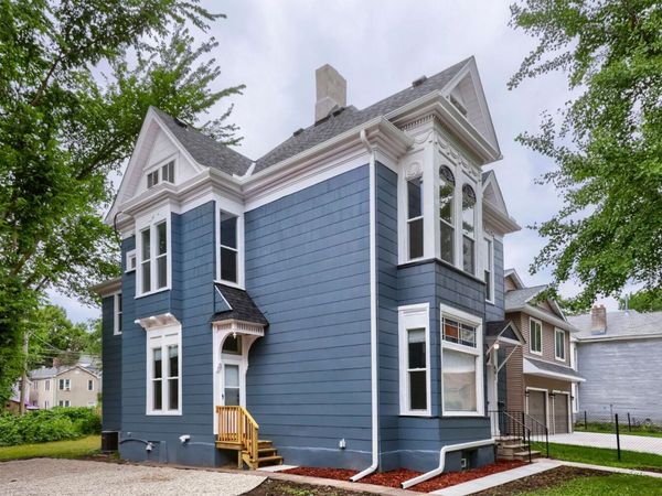 691 Burr Street , Saint Paul, MN 55130