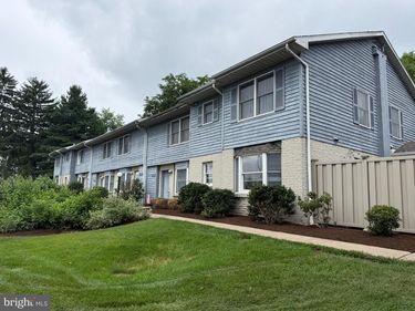 933 3 W WHITEHALL ROAD, STATE COLLEGE, PA 16801