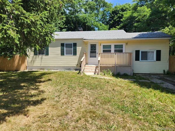 47 Pace Avenue, Bellport, NY 11713