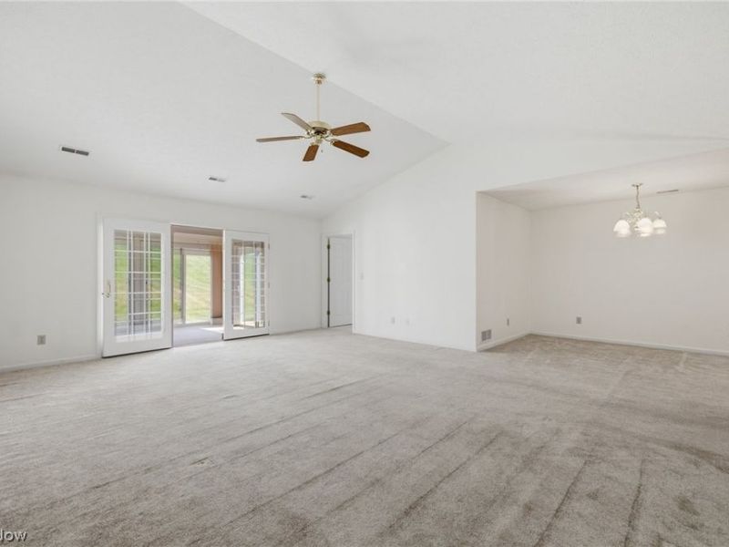952 Oakbrook Drive, Ashland, OH 44805 Photo 5