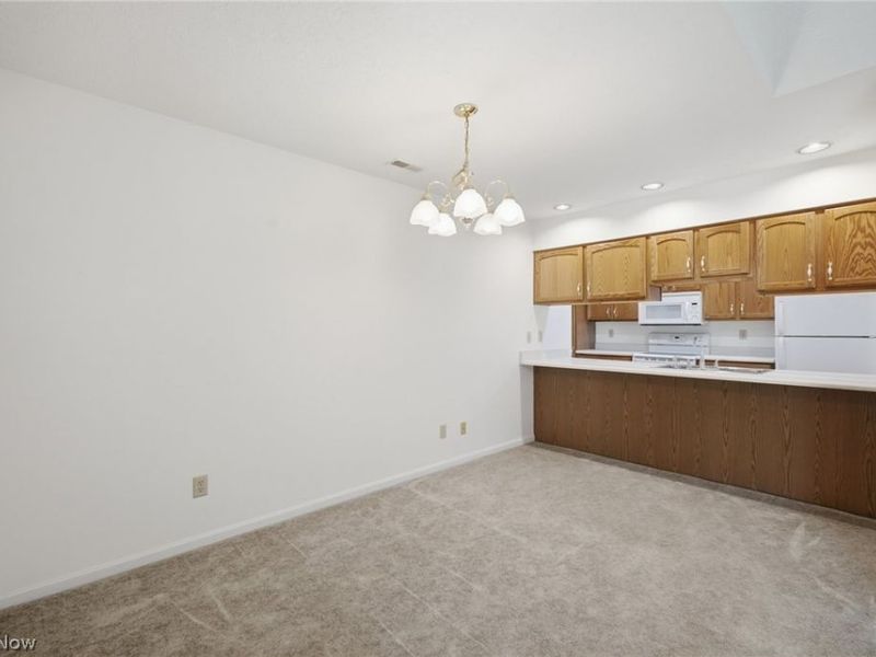 952 Oakbrook Drive, Ashland, OH 44805 Photo 7